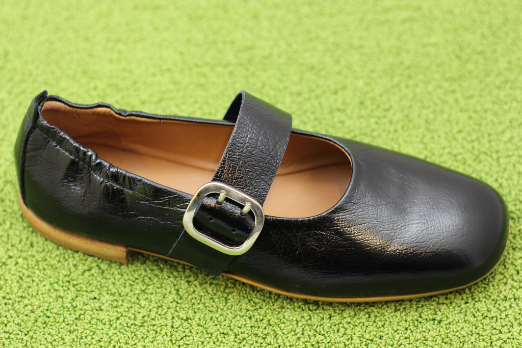 Womens 21743 Mary Jane - Black Leather Side Angle View