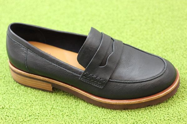 Kork Ease Women's Carlisle Loafer - Black Leather Side Angle View