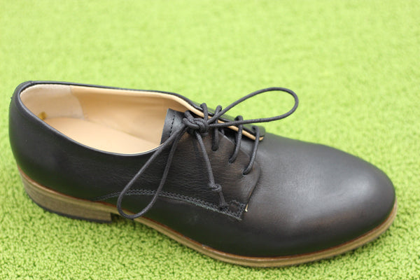 Women's GB010150 Oxford - Black Calf Side Angle View