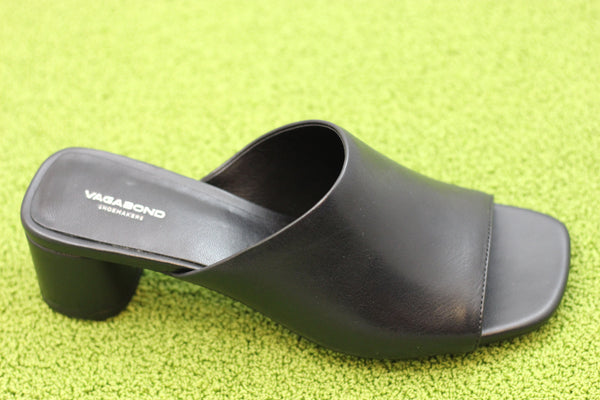 Womens Piper Sandal - Black Leather Side Angle View