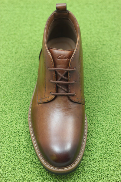 Botas Chukka Clarks Aldwin Para Hombre - Cuero De Calidad, Suela Con Amortiguación, Color Mid Tan Lea, Talla 41 EU