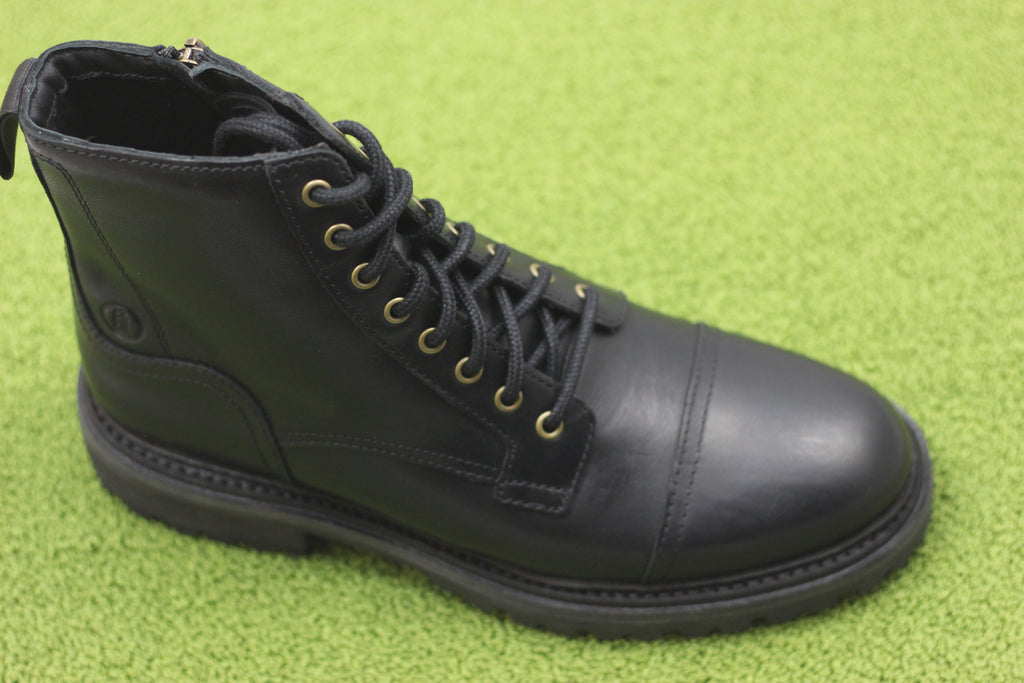 Men's Clarkridge Hi Boot - Black Leather Side Angle View