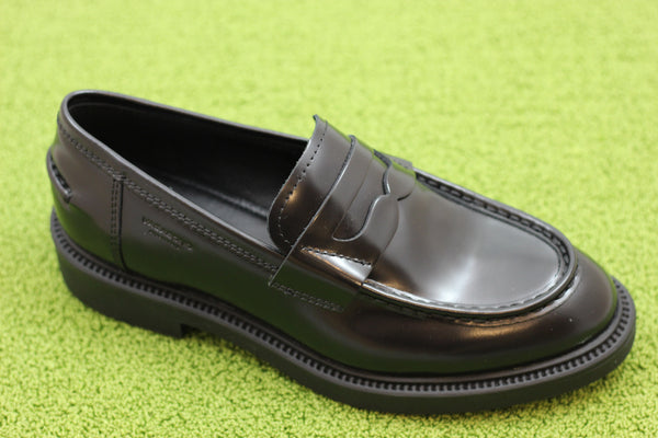 Vagabond Shoemakers Womens Alex W Loafer - Black Leather Side Angle View