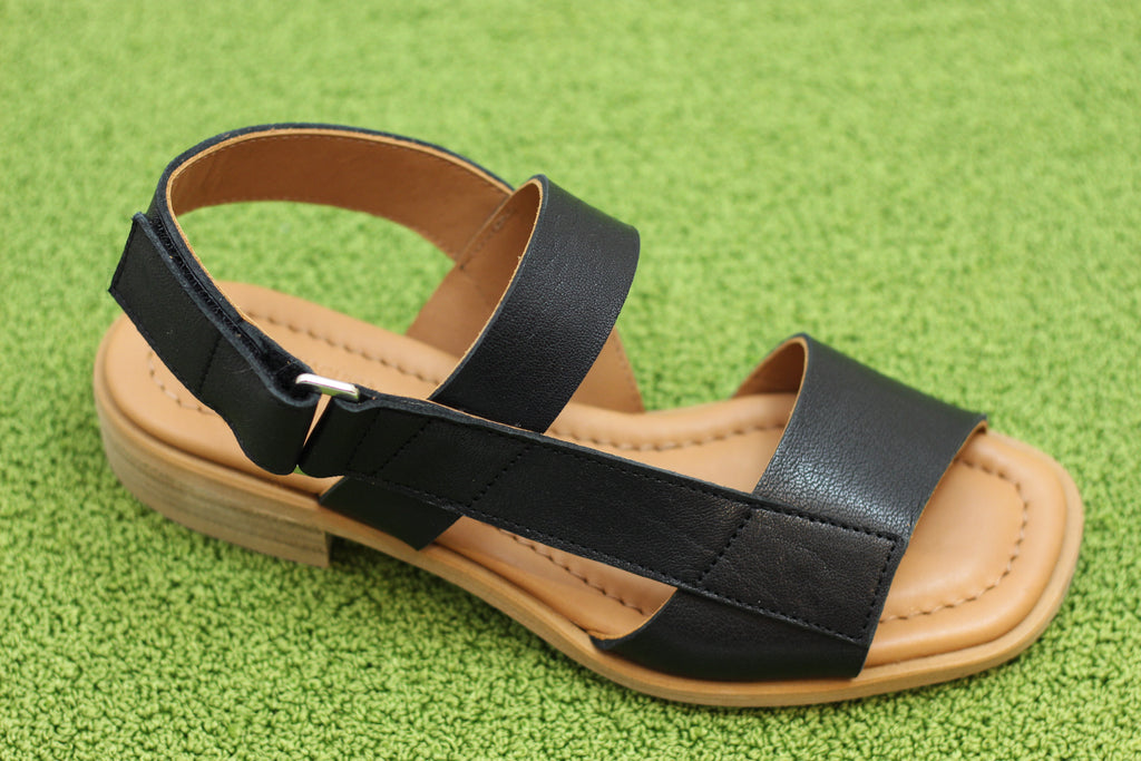 Naguisa Women's Black Sandal - Black Leather Side Angle View