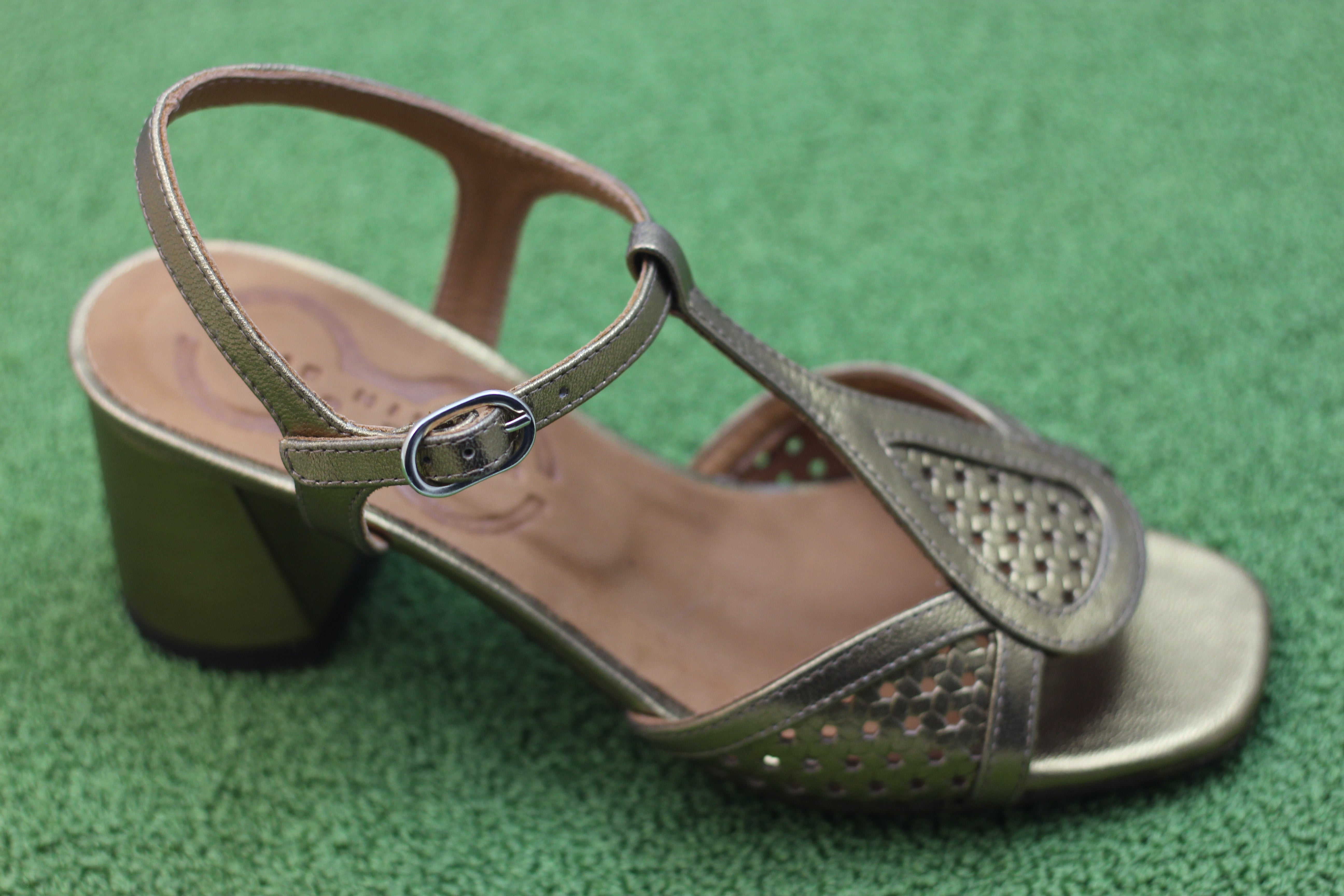 サンダル・ミュール CHIE MIHARA Women Sandals 414548 RYSONA Black Chie Mihara RYSONA CHAMPAGNE sandals | Spring-Summer Collection