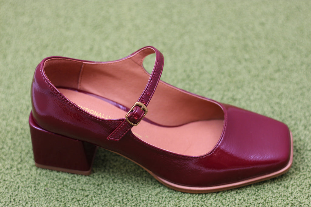 Women's Christopher Mary Jane - Merlot Calf Side Angle 
View