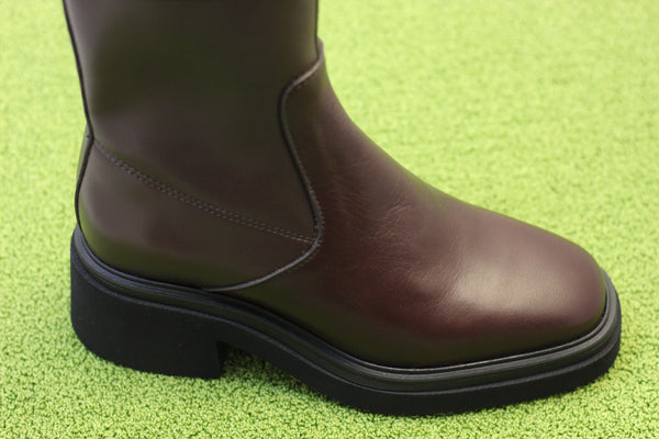 Women's 22240 Play Zip Boot - Testa Leather Side Angle View