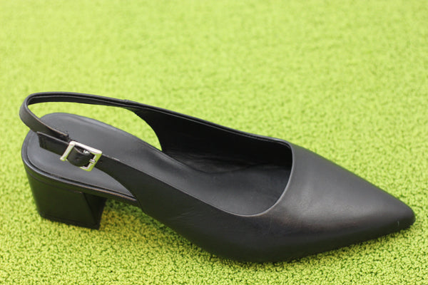 Womens Marta Pump - Black Leather Side Angle View