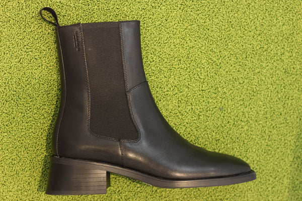 Womens Blanca Chelsea Boot - Black Leather Side View
