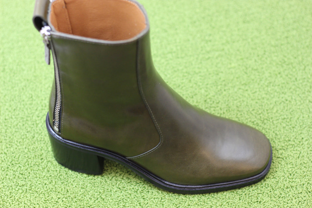 Women's 21217 Zip Boot - Botanic Leather Side Angle View
