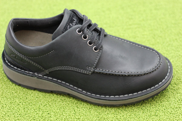 Men's Gravelle Low - Black  Leather Side Angle View