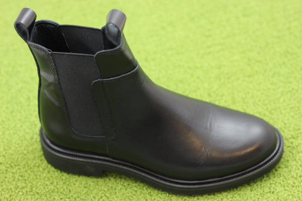 Womens Thyra Chelsea Boot - Black Leather Side Angle View