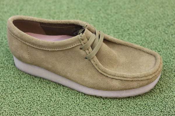 Women's Wallabee - Mid Green Suede Side Angle View