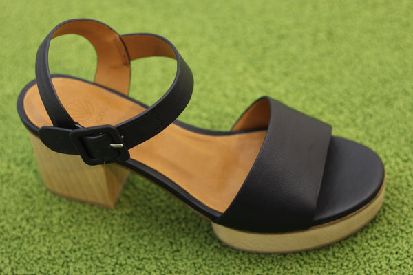 Women's Riviera Sandal - Black Leather Side Angle View