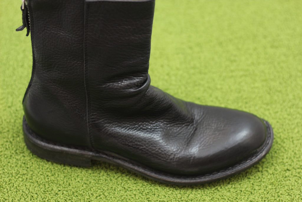 Women's 30401C Zip Boot - Black Calf Side Angle View