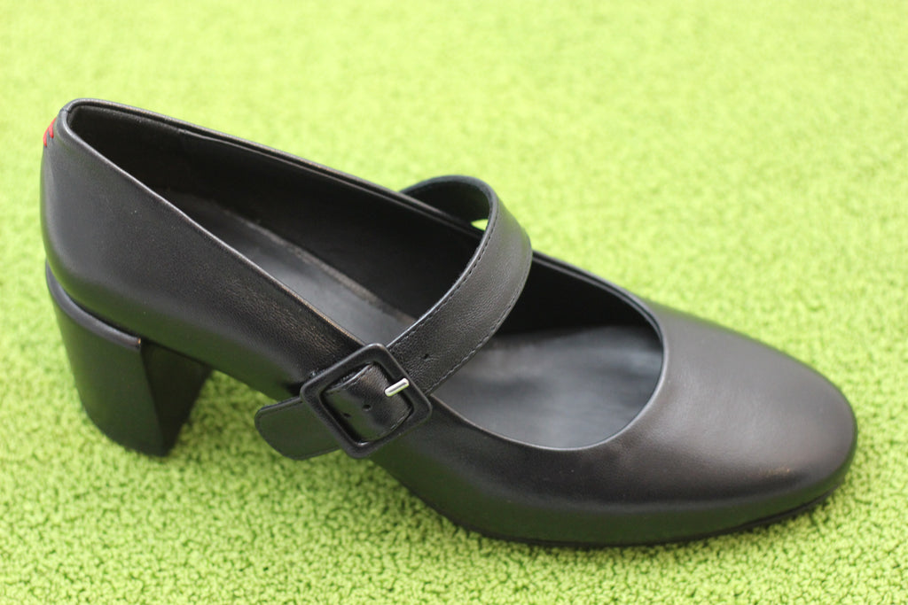 Women's Beta12 Mary Jane Pump - Black Calf Side Angle View