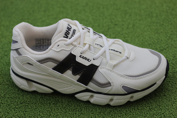 Unisex Super Fulcrum - Vanilla Ice/Black Side Angle View