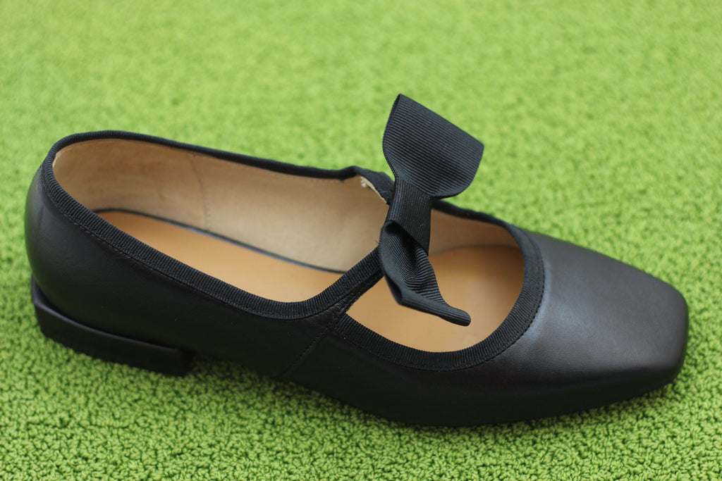 Women's London Mary Jane - Black Leather Side Angle View