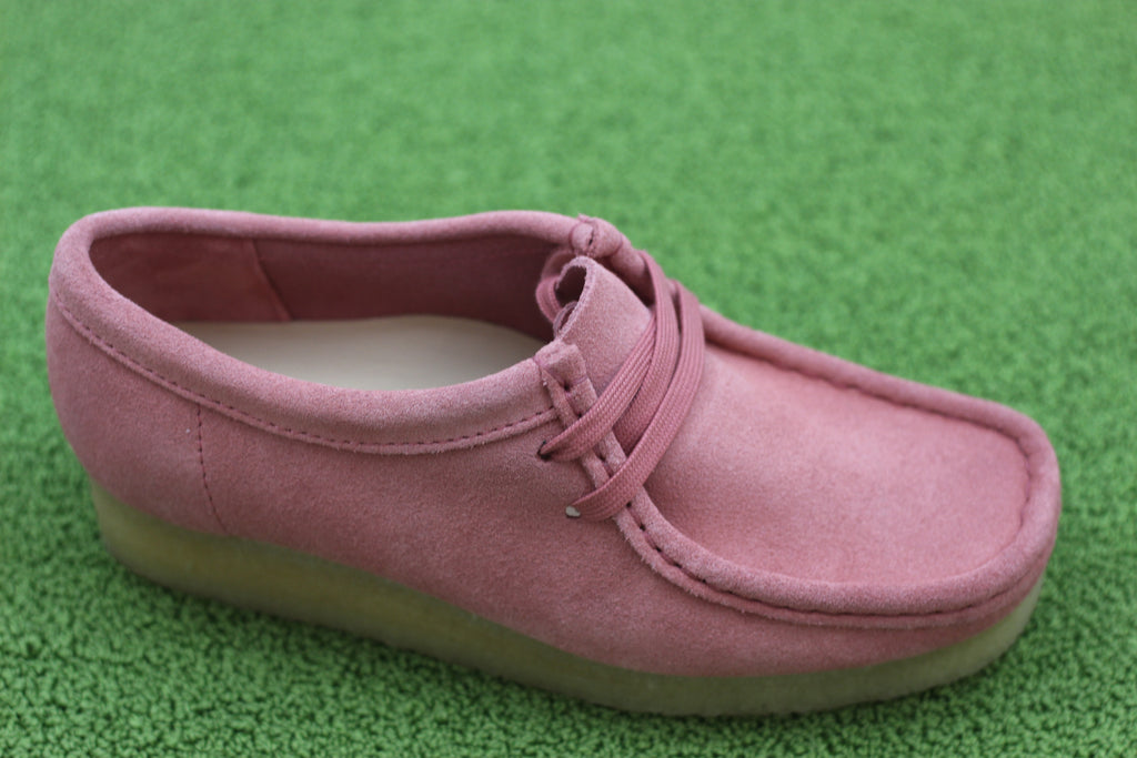 Women's Wallabee - Pink Suede Side Angle View