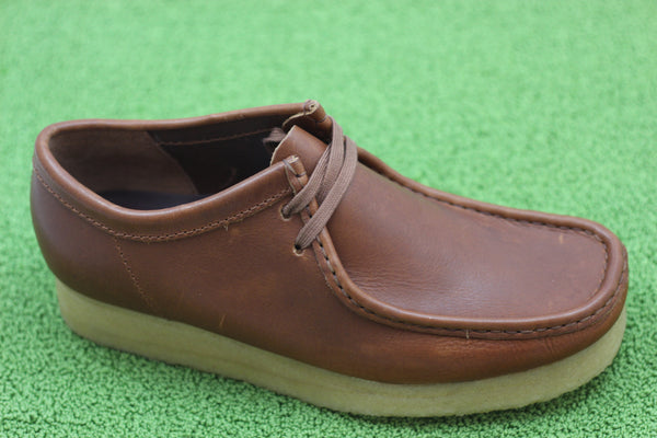 Men's Wallabee - Tan Leather Side Angle View