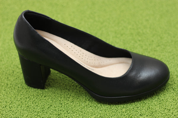 Women's Bayla Skip Pump - Black Leather Side Angle View