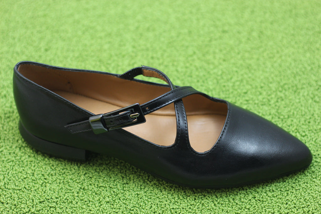 Womens 21585 Mary Jane - Black Leather Side Angle View