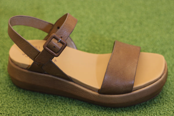 Women's Hallie Sandal - Tan Leather Side Angle View