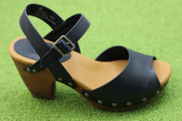 Women's Gwen Clog Sandal - Black Leather Side  Angle View