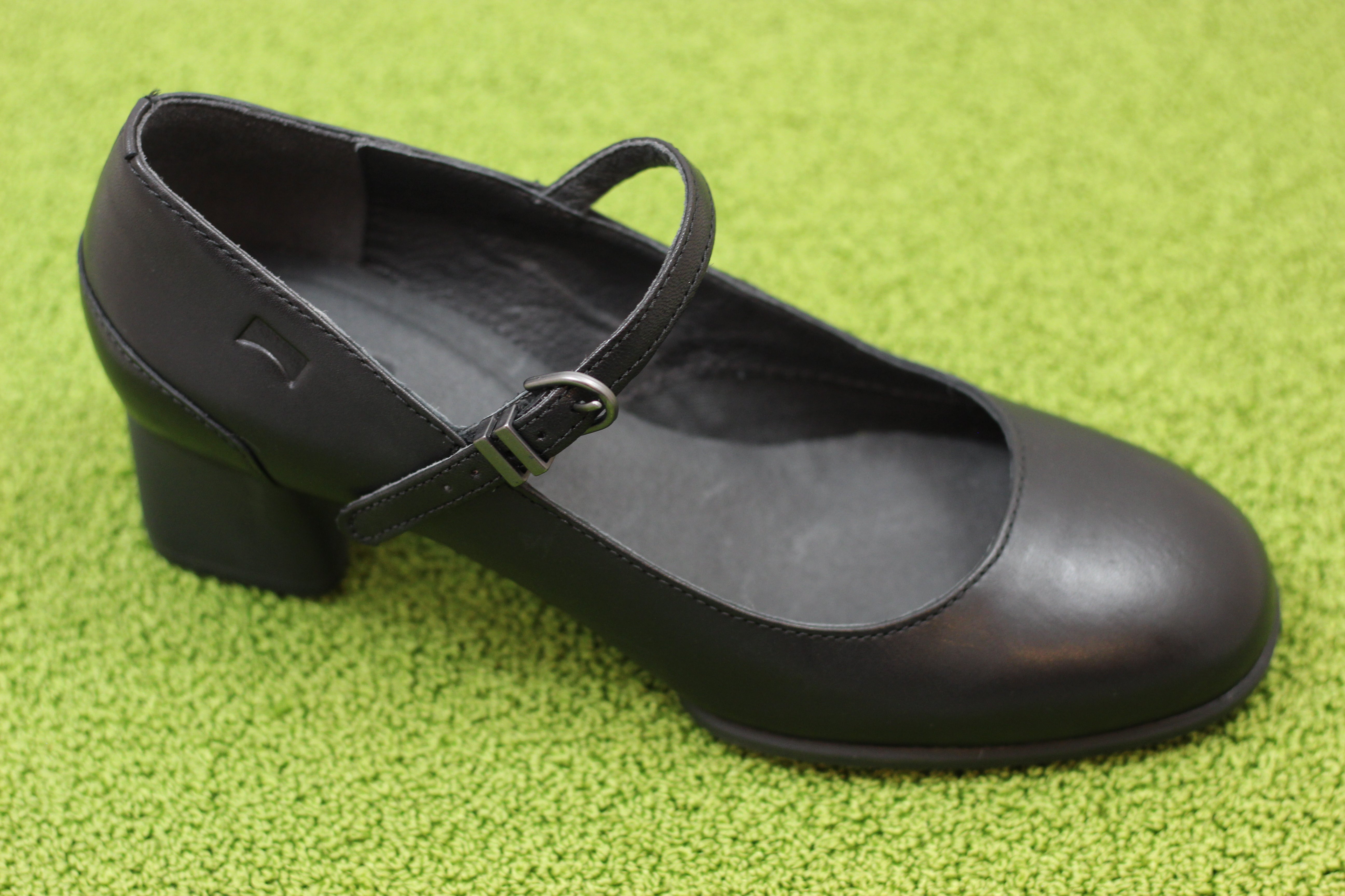 CAMPER Katie ブラック パンプス EU 37 Amazon.com | Camper Women's Katie K200694 Shoes, Black 001