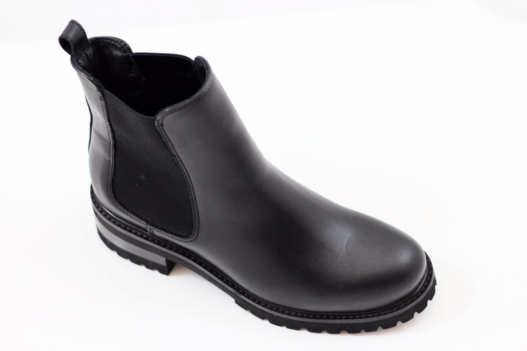 La Canadienne Womens Conner Chelsea Boot- Black Leather Side Angle View