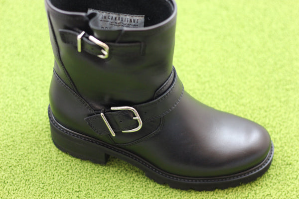La Canadienne Womens Corina Boot- Black Leather Side Angle View
