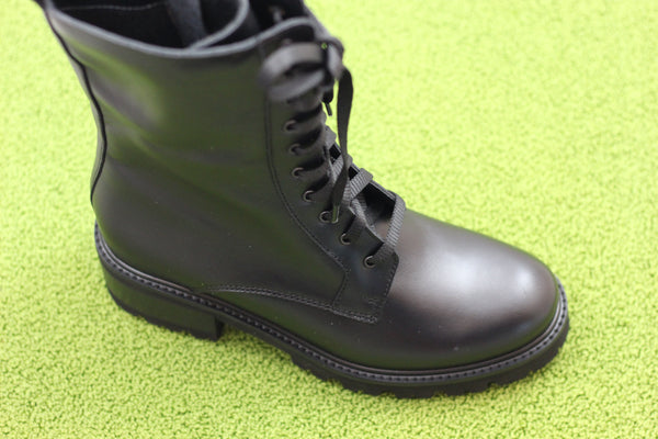 La Canadienne Womens Capri Boot- Black Leather Side Angle View